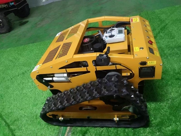 無線遙控割草機告別傳統(tǒng)除草模式